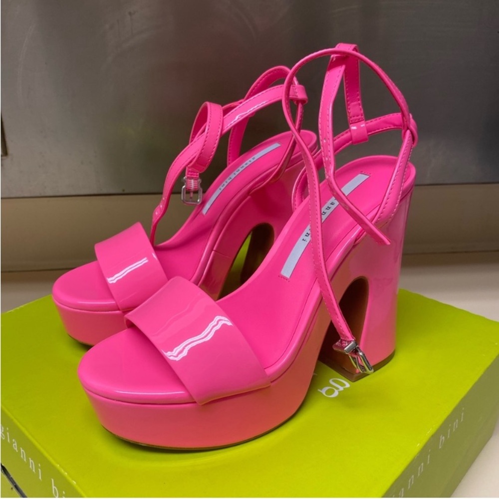 Gianni Bini Hot Pink Platform Heels